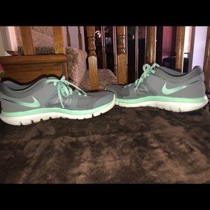 Nike Tennis shoes